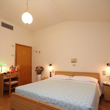 Hotel Villa Luca Chianciano Terme Pokoj fotografie